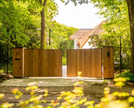 Bergen 40 oprit houten poort vooraanzicht