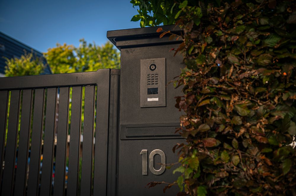 Huisnummer en intercom poort
