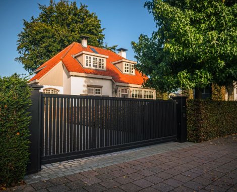 Nunspeet De Groot 41 Voorkant poort en huis