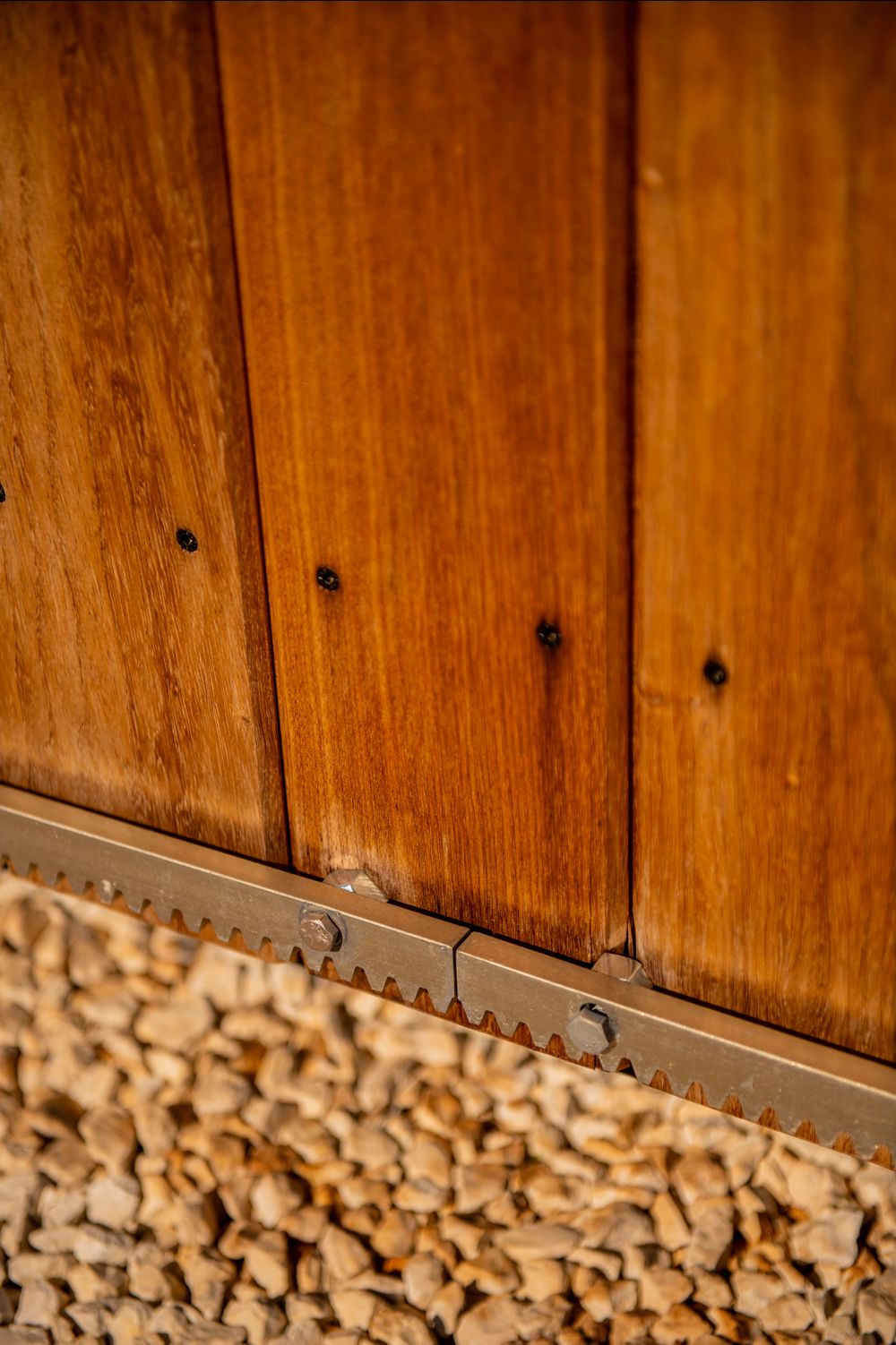 detail hout van de poort