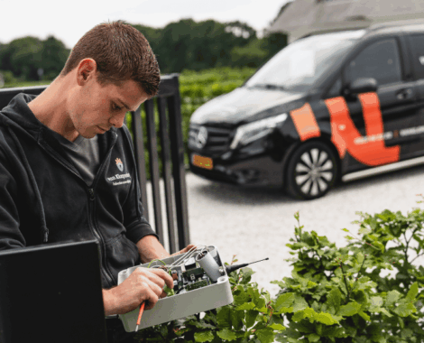 Toegangstechniek 1 Monteur toegangstechniek Van Klompenburg Hekwerken